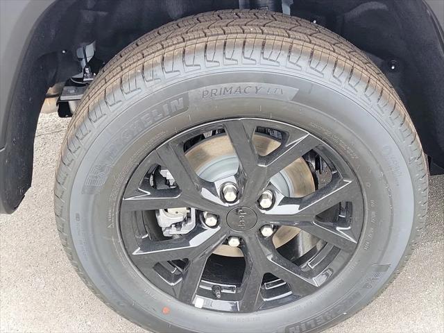 2026 Jeep Grand Cherokee Altitude 4x2