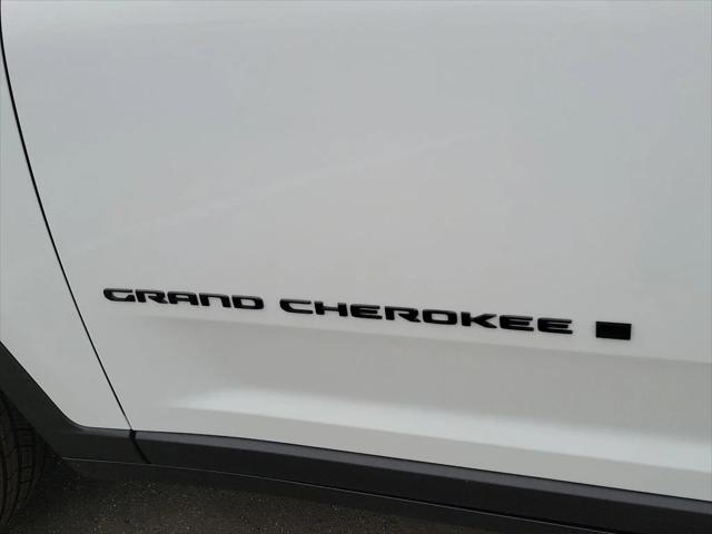 2026 Jeep Grand Cherokee Altitude 4x2