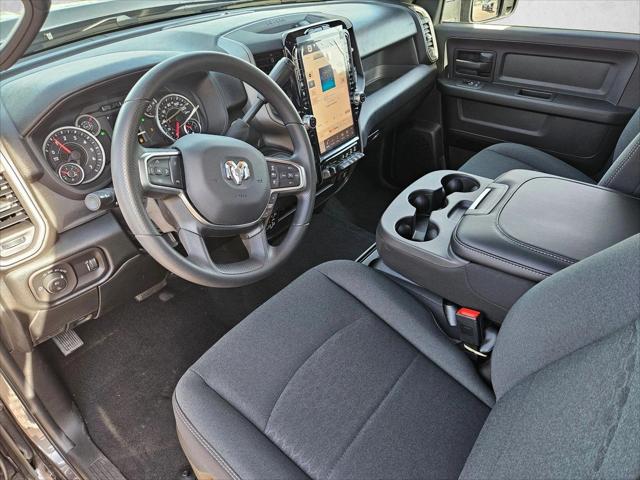 2026 RAM Ram 2500 RAM 2500 BLACK EXPRESS CREW CAB 4X4 64 BOX