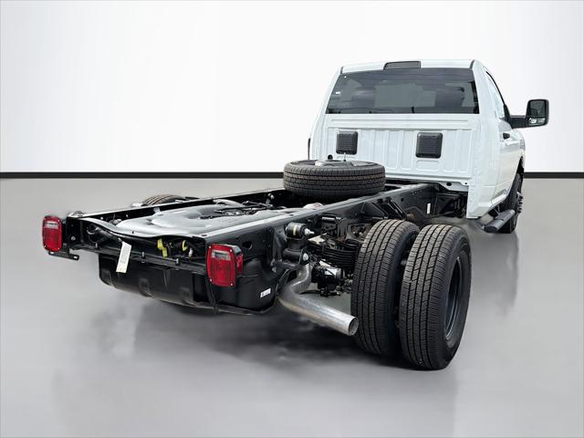 2026 RAM Ram 3500 Chassis Cab RAM 3500 TRADESMAN CHASSIS REGULAR CAB 4X4 84 CA
