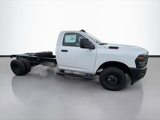 2026 RAM Ram 3500 Chassis Cab RAM 3500 TRADESMAN CHASSIS REGULAR CAB 4X4 84 CA