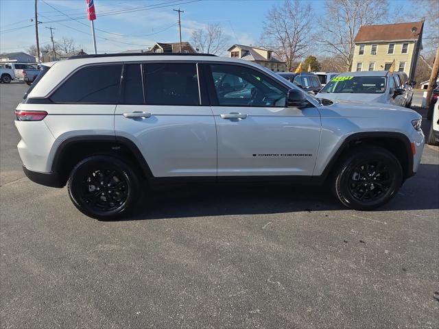 2026 Jeep Grand Cherokee GRAND CHEROKEE LAREDO ALTITUDE 4X4 2026 Jeep Grand Cherokee GRAND CHEROKEE LAREDO ALTITUDE 4X4