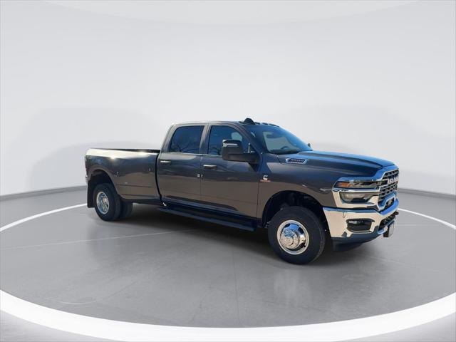 2026 RAM Ram 3500 RAM 3500 TRADESMAN CREW CAB 4X4 8 BOX
