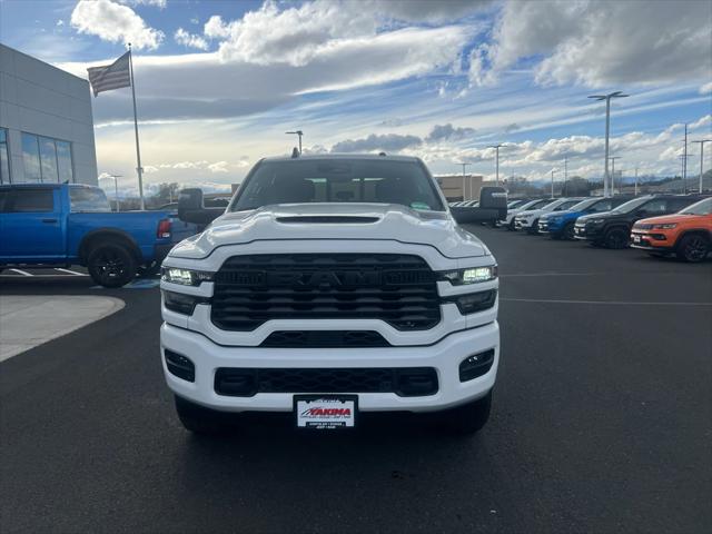 2026 RAM Ram 2500 RAM 2500 BLACK EXPRESS CREW CAB 4X4 8 BOX