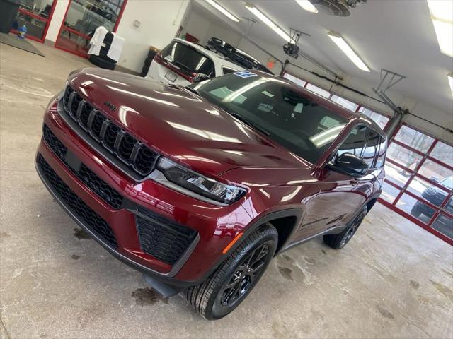 2026 Jeep Grand Cherokee Altitude 4x4