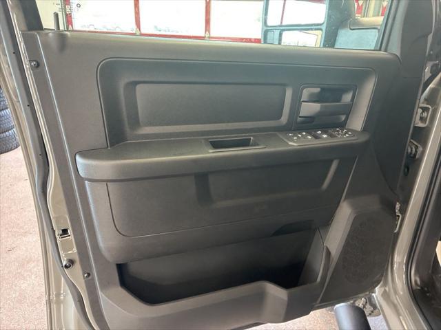 2026 Ram 2500 Black Express Crew Cab 4x4 8" Box
