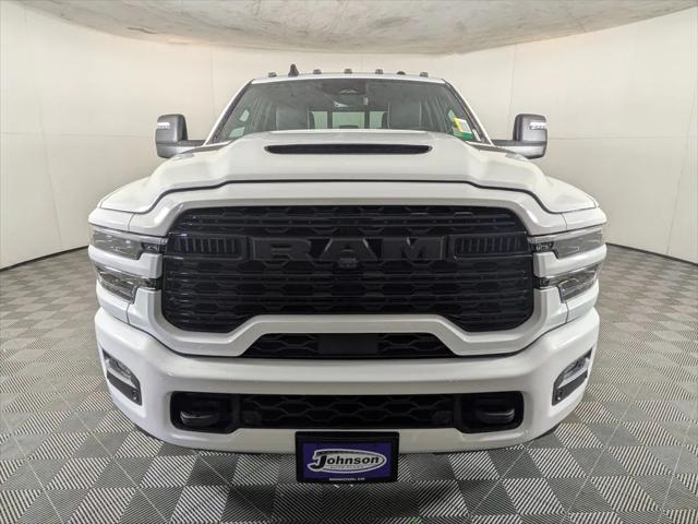 2026 RAM Ram 3500 RAM 3500 LIMITED CREW CAB 4X4 8 BOX