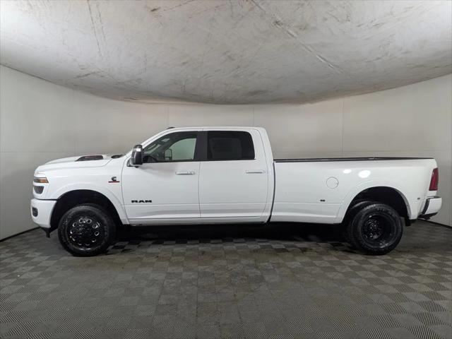 2026 RAM Ram 3500 RAM 3500 LIMITED CREW CAB 4X4 8 BOX
