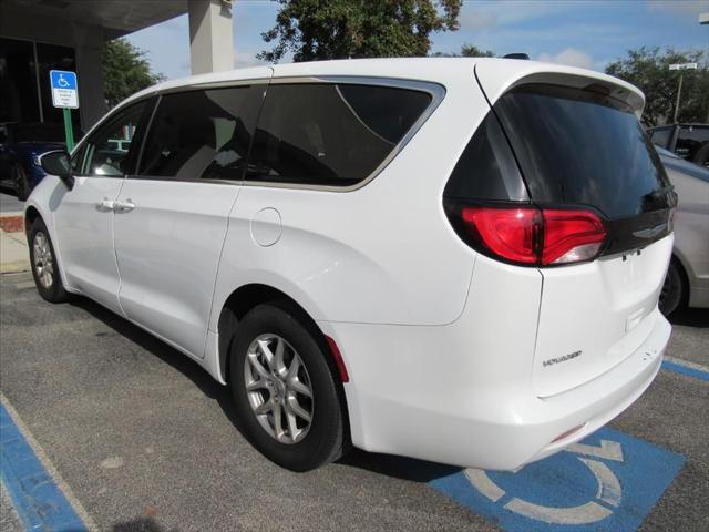 2022 Chrysler Voyager LX