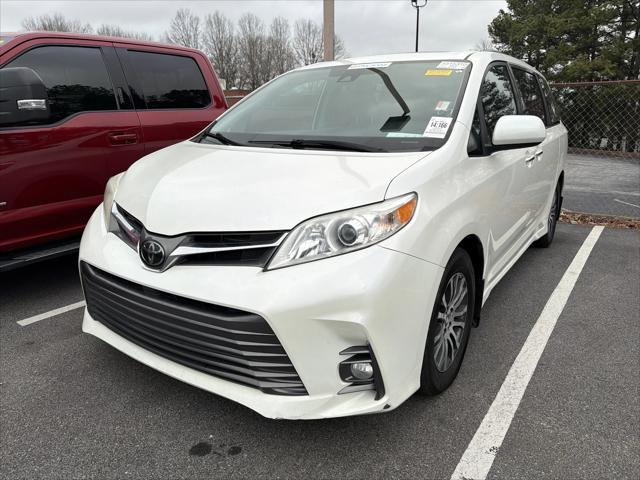 2020 Toyota Sienna XLE