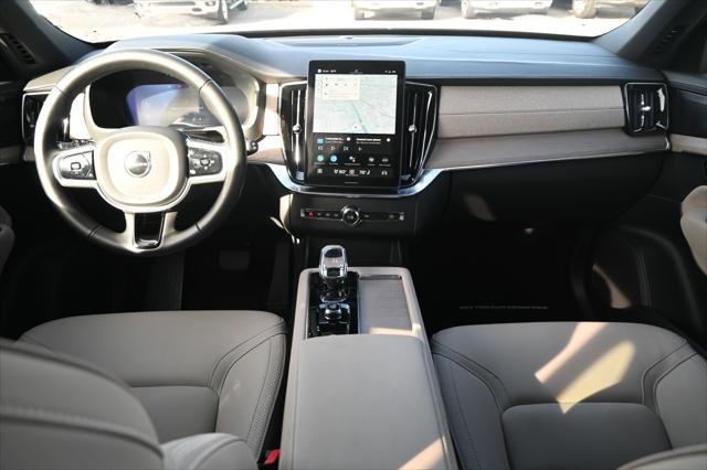 2025 Volvo XC90 B6 Plus 7-Seater