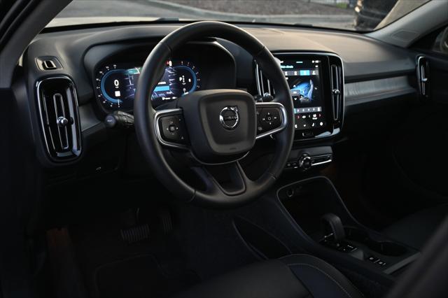 2025 Volvo XC40 B5 Core Bright Theme 2025 Volvo XC40 B5 Core Bright Theme