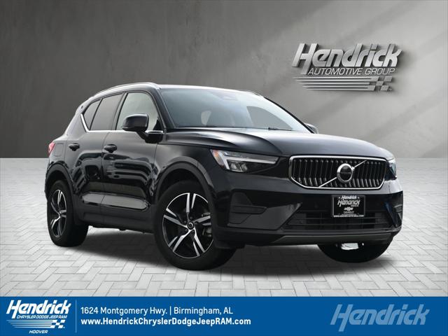2025 Volvo XC40 B5 Core Bright Theme