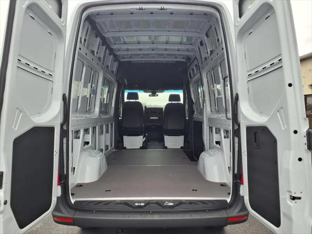 2025 Mercedes-Benz Sprinter 2500 Standard Roof 4-Cyl Diesel