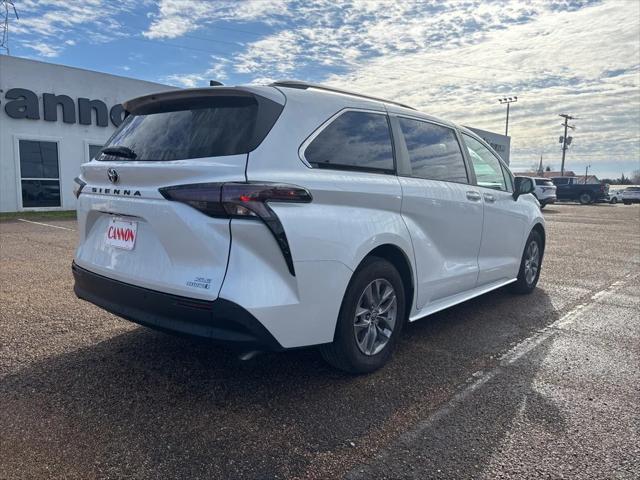 2023 Toyota Sienna XLE
