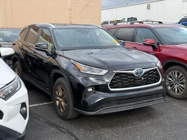 2023 Toyota Highlander Hybrid XLE Bronze