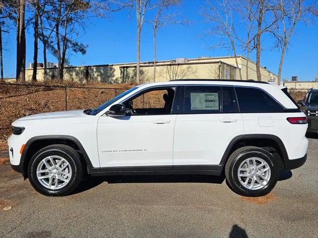 2025 Jeep Grand Cherokee Laredo 4x2