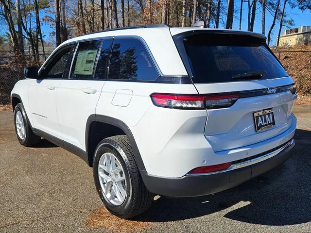 2025 Jeep Grand Cherokee Laredo 4x2