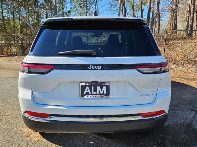 2025 Jeep Grand Cherokee Laredo 4x2