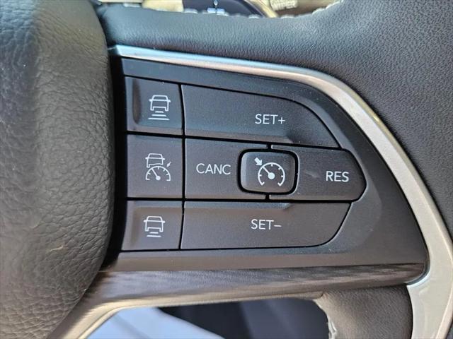 2025 Jeep Grand Cherokee Laredo 4x2