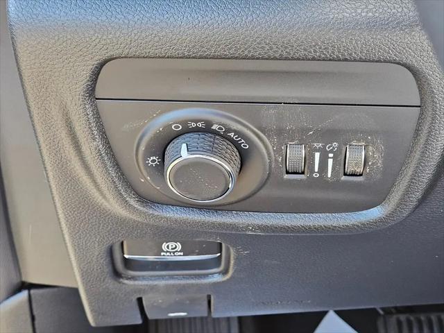 2025 Jeep Grand Cherokee Laredo 4x2