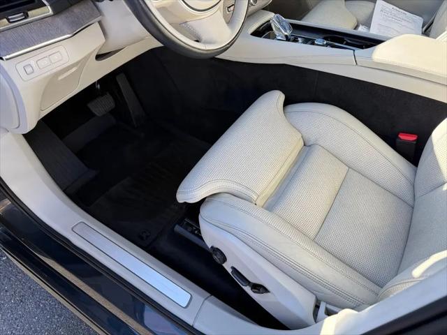 2022 Volvo XC90 Recharge T8 Inscription 6 Passenger