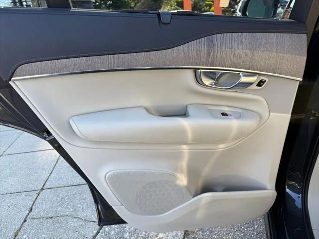 2022 Volvo XC90 Recharge T8 Inscription 6 Passenger