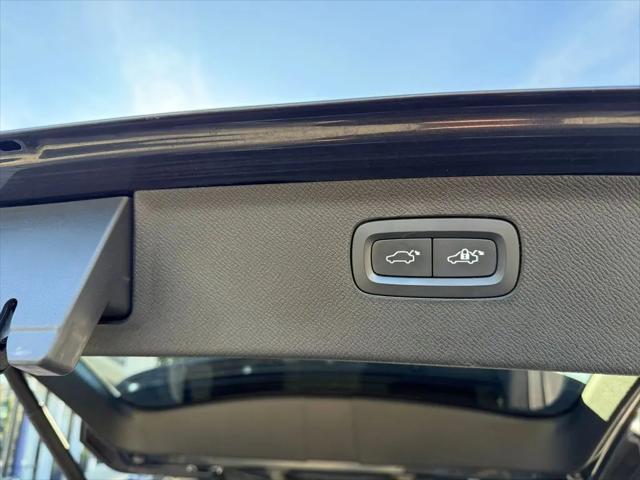 2022 Volvo XC90 Recharge T8 Inscription 6 Passenger