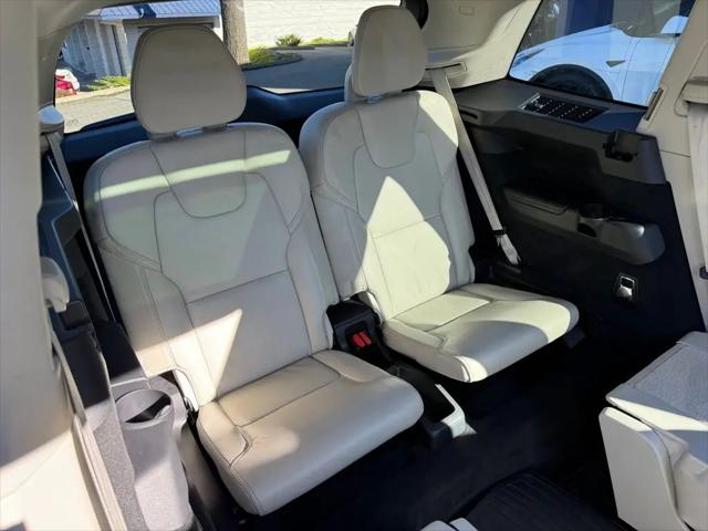 2022 Volvo XC90 Recharge T8 Inscription 6 Passenger