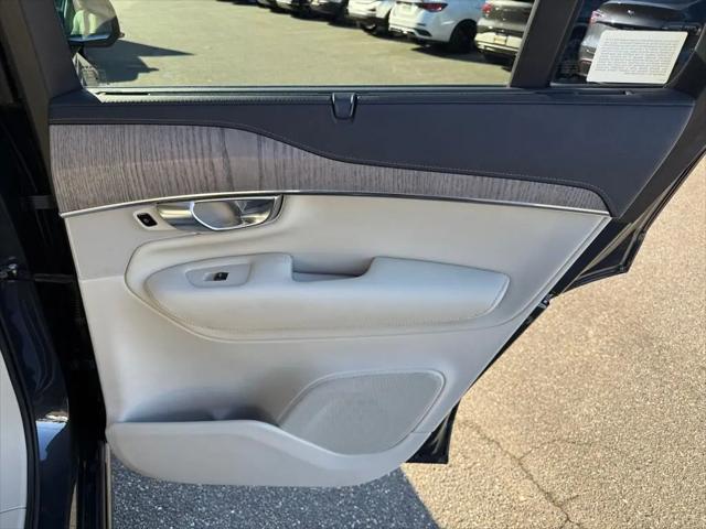 2022 Volvo XC90 Recharge T8 Inscription 6 Passenger