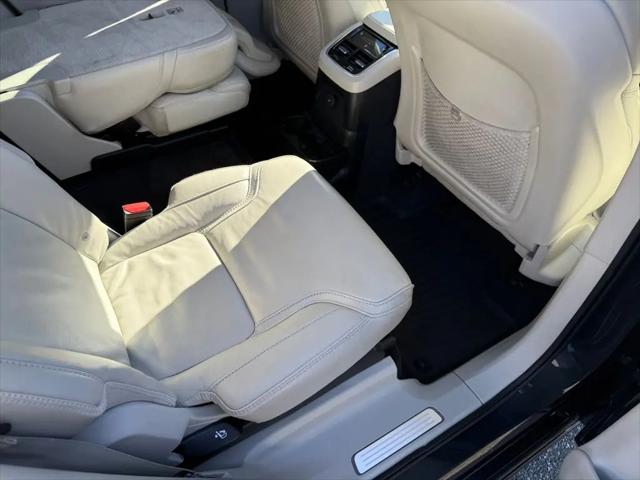 2022 Volvo XC90 Recharge T8 Inscription 6 Passenger