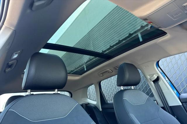 2026 Volkswagen Taos SE Black