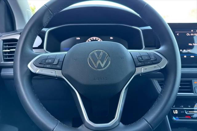 2026 Volkswagen Taos SE Black