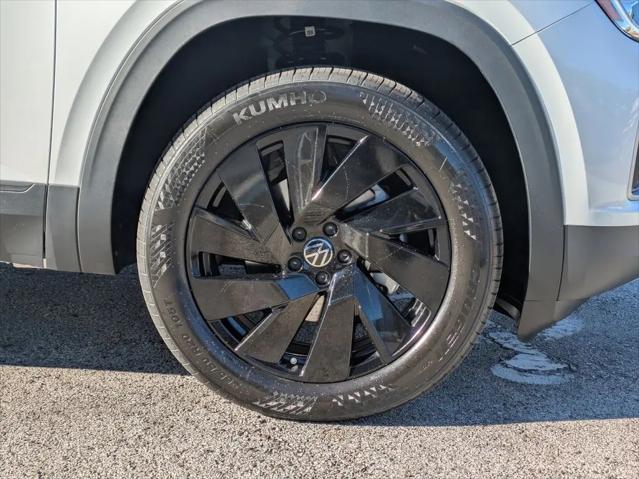 2026 Volkswagen Atlas SE with Technology