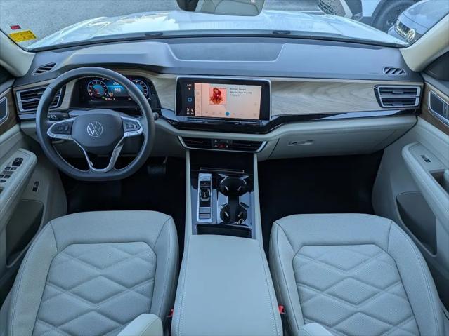 2026 Volkswagen Atlas SE with Technology