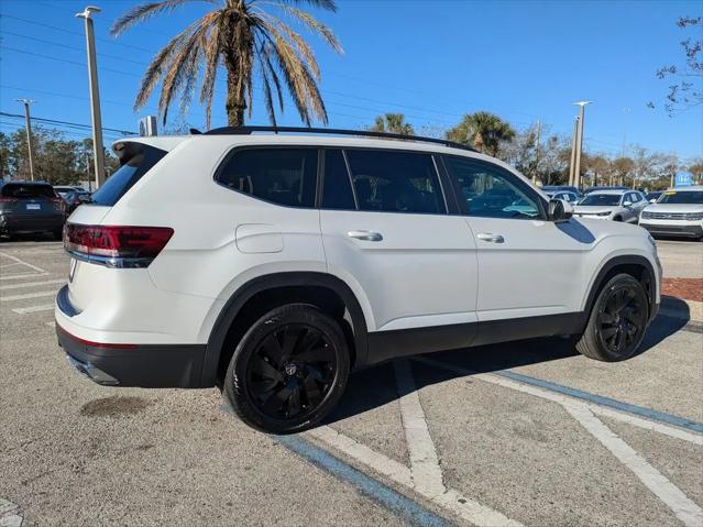 2026 Volkswagen Atlas SE with Technology