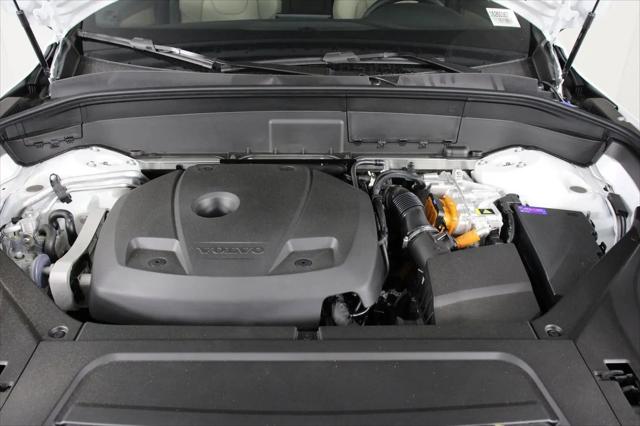 2026 Volvo XC90 Plug-In Hybrid Plus, T8 AWD, Electric/Gasoline, Bright, 7 Seats