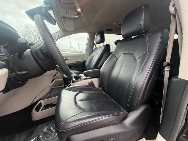 2022 Chrysler Pacifica Hybrid Touring L