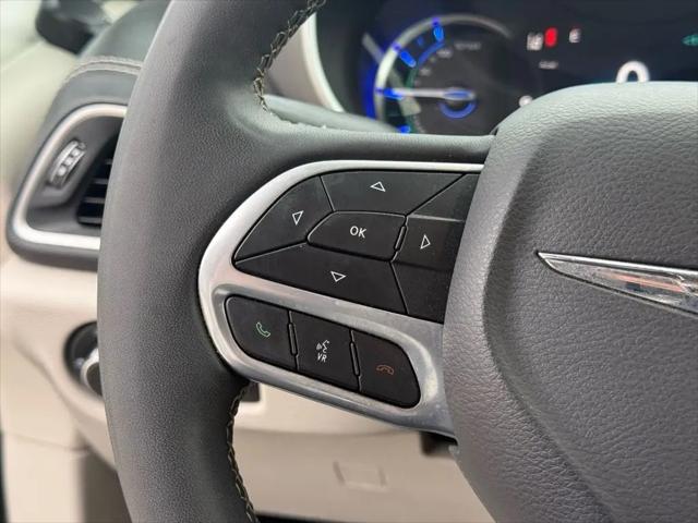 2022 Chrysler Pacifica Hybrid Touring L