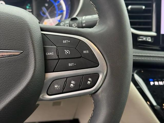 2022 Chrysler Pacifica Hybrid Touring L