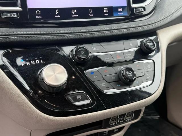 2022 Chrysler Pacifica Hybrid Touring L