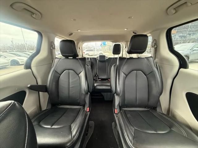 2022 Chrysler Pacifica Hybrid Touring L