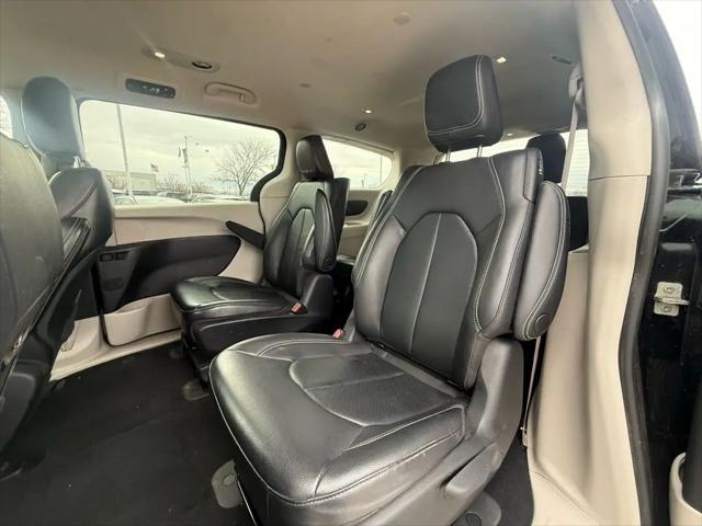 2022 Chrysler Pacifica Hybrid Touring L