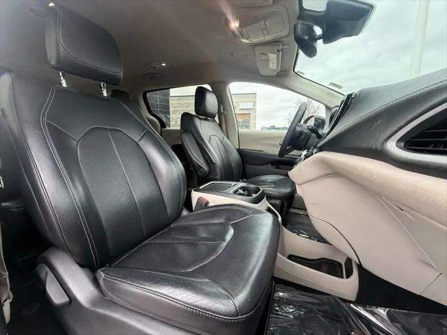 2022 Chrysler Pacifica Hybrid Touring L