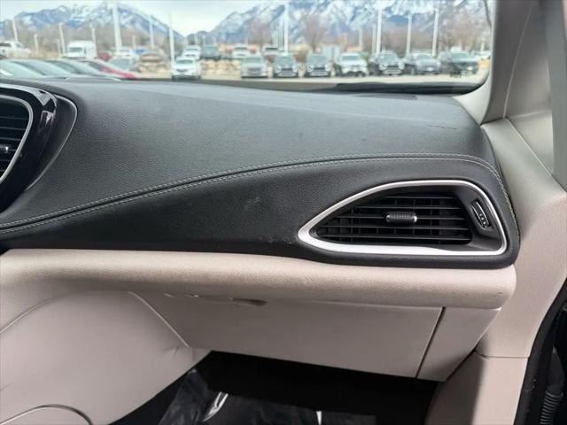 2022 Chrysler Pacifica Hybrid Touring L