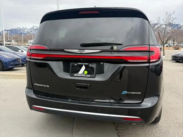 2022 Chrysler Pacifica Hybrid Touring L