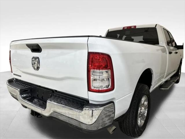 2024 Ram 3500 Big Horn Crew Cab 4x4 8' Box