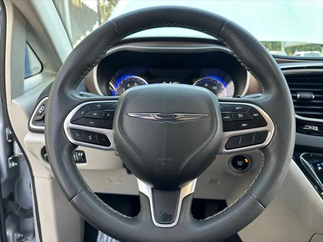 2022 Chrysler Voyager LX