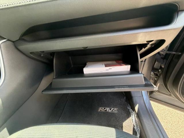 2022 Toyota RAV4 Hybrid LE
