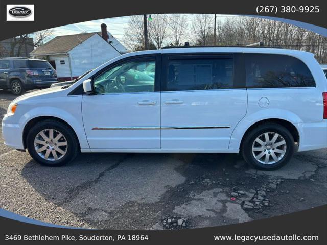 2016 Chrysler Town & Country Touring